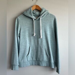 esstive Athletic Apparel Seafoam Long Sleeve Pullover Hoodie Women’s Large Warm